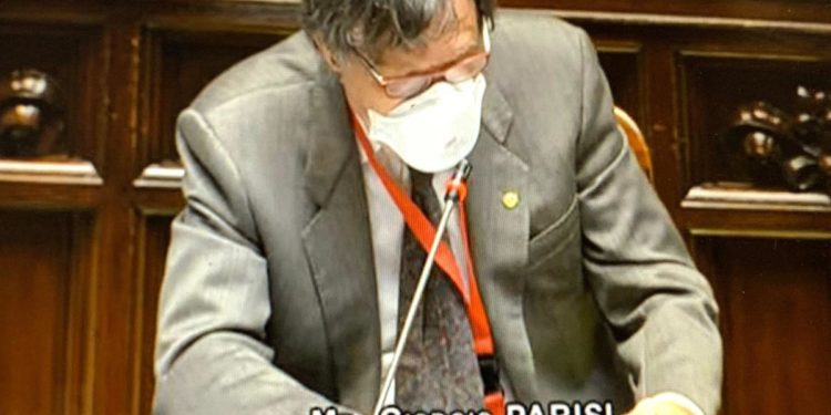 Monito del Nobel Parisi: “L’aumento del Pil é in contrasto con il clima”