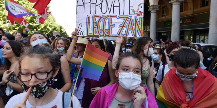 Ddl Zan, al via il ‘tavolo’ Ostellari in Senato
