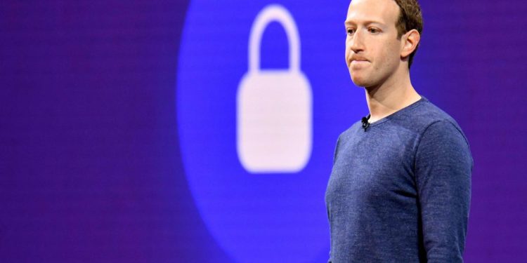 Facebook, Instagram e WhatsApp ‘down’, Zuckerberg perde 6 mld di dollari