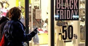 Cosa succede al cervello durante il Black Friday? La scienza svela perché compriamo troppo