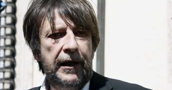 Migranti, Casarini: “Decreto Piantedosi? Bullismo istituzionale”