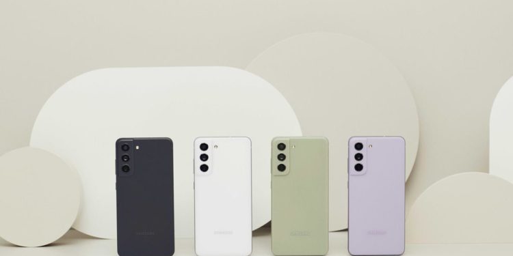 Al Ces 2022 Samsung presenta lo smartphone Galaxy S21 Fe 5G