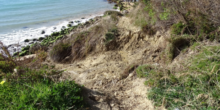 Mareamico: “Crollata unica strada accesso a Zingarello”