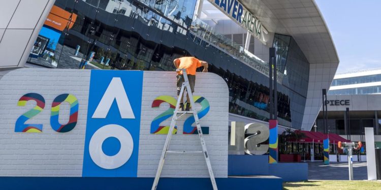 Australian Open, azzurro Caruso giocherà al posto di Djokovic