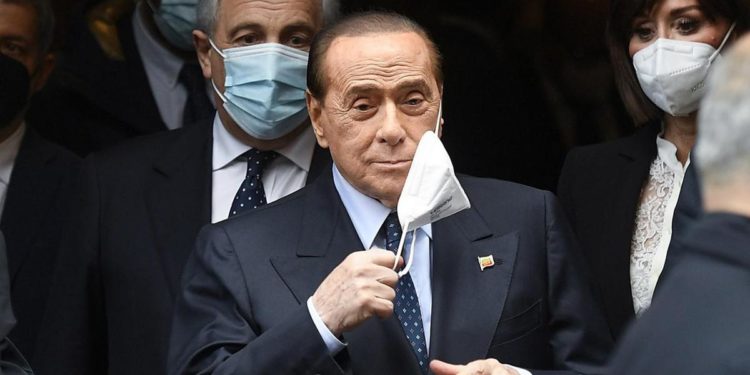 Quirinale, Berlusconi non molla e prende tempo, in bilico vertice centrodestra