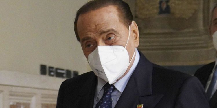 Quirinale, Berlusconi: “Chiediamo a Mattarella grande sacrificio per il paese”
