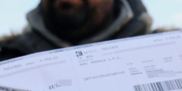 Bollette luce e gas, “aiuti governo coprono solo 6% rincari”