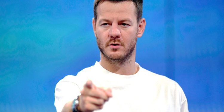 Eurovision 2022, conducono Pausini e Cattelan. E (forse) Mika