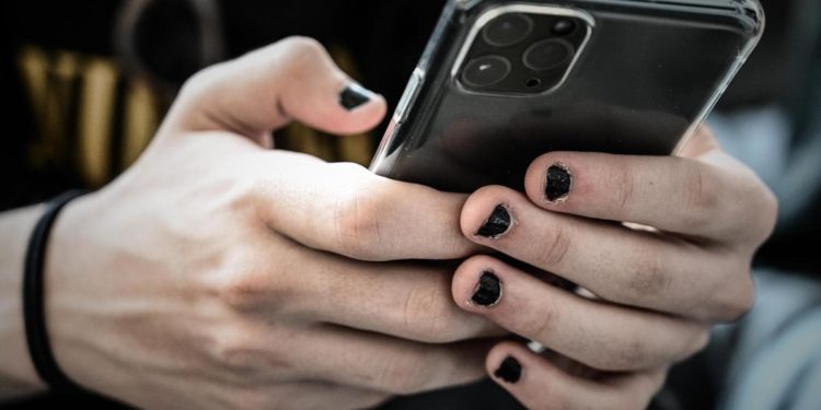 Il miglior operatore rete mobile 4G in Italia? Risponde Altroconsumo grazie a social app CheBanda