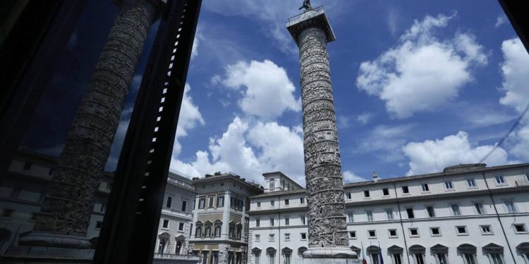 Quirinale, con Draghi al Colle ipotesi governo ‘fotocopia’