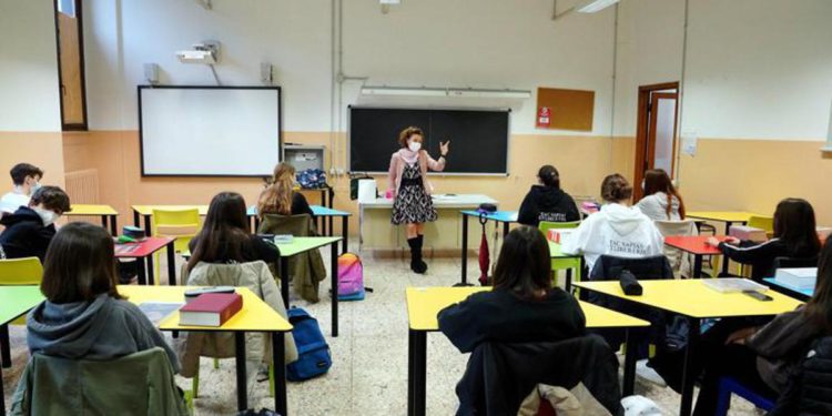 Scuola, governo conferma rientro da 10 gennaio