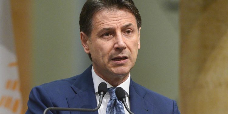 Quirinale, Conte: “Centrodestra non blocchi l’Italia”