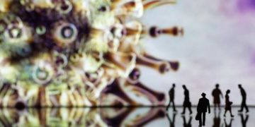 Variante Omicron, sintomi: l’identikit del paziente