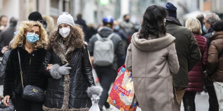Covid Italia, epidemia peggiora: in vigore obbligo vaccinale over 50