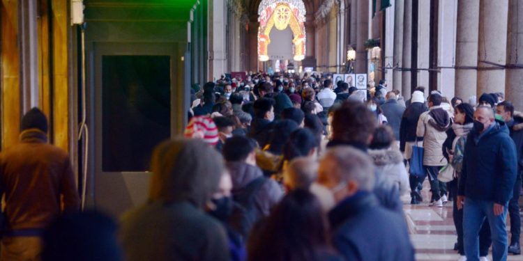 Covid, “è virus stagionale”