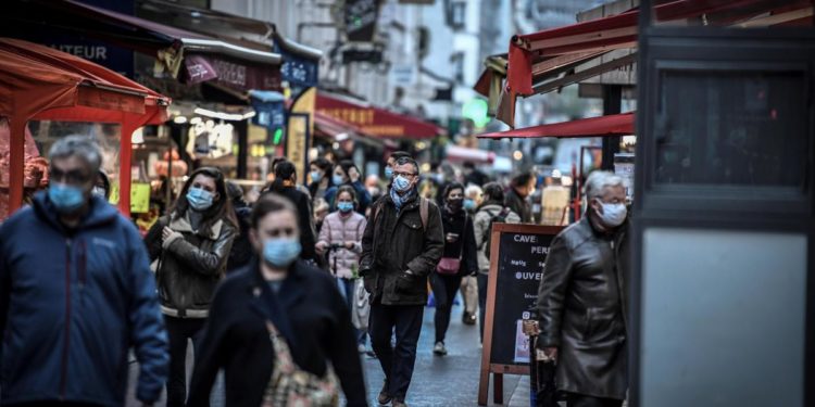 Covid Francia oggi, oltre 328mila contagi e 193 morti