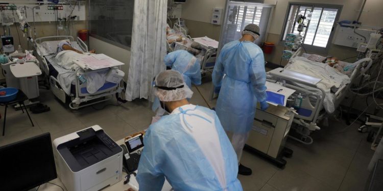 Covid Israele oggi, forte aumento di casi gravi: 205 in un giorno