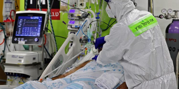 Covid Israele oggi, rallenta contagio ma aumentano casi gravi