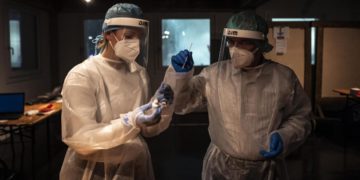 Covid Francia oggi, 353mila contagi in 24 ore
