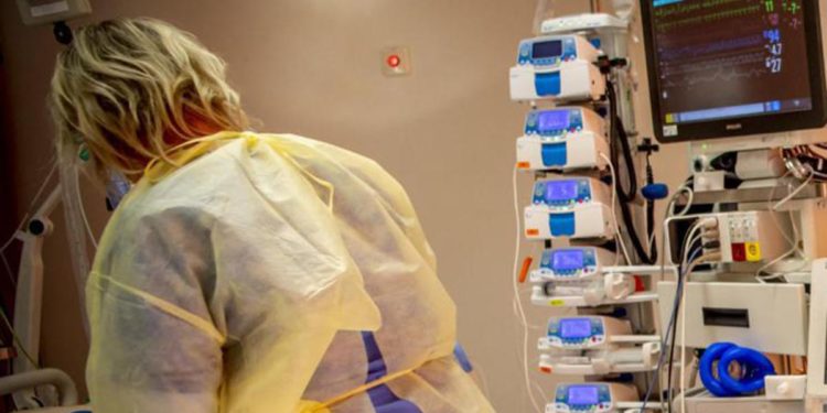 Covid Svizzera oggi, 20.742 contagi e 15 morti in un giorno