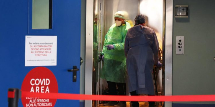 Covid oggi Piemonte, 14.103 contagi e 12 morti: bollettino 6 gennaio