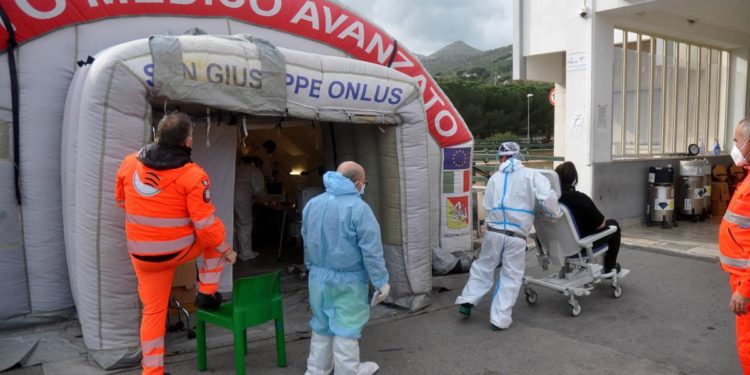 Covid Sicilia, a Palermo due ospedali da campo per boom contagi