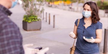 Covid e contagi, basta parlare per trasmettere virus