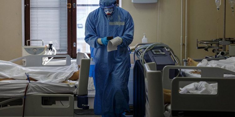 Covid Russia oggi, 67.809 contagi: record per quinto giorno consecutivo