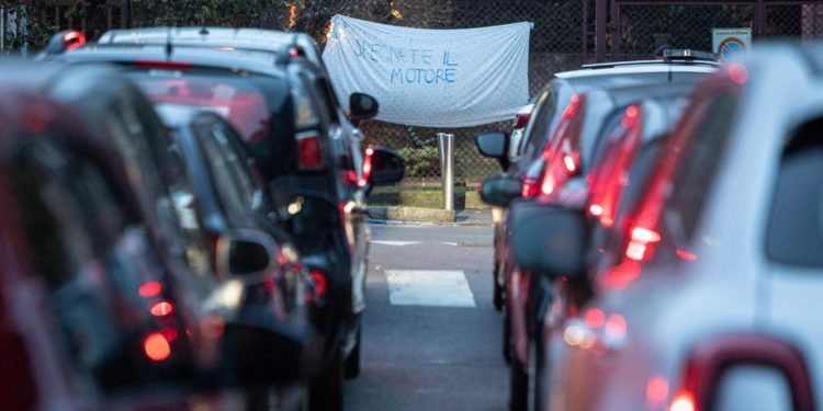 Covid oggi Italia, bollettino Protezione Civile e contagi regioni 4 gennaio