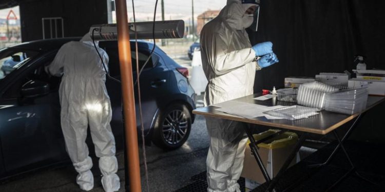 Covid oggi Emilia Romagna, 11.189 contagi e 22 morti: bollettino 17 gennaio