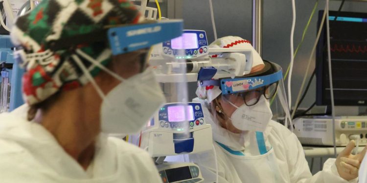 Covid, Ricciardi: “E’ la terza causa di morte in Italia”