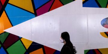 Variante Omicron fine pandemia? Cosa dicono Oms e esperti