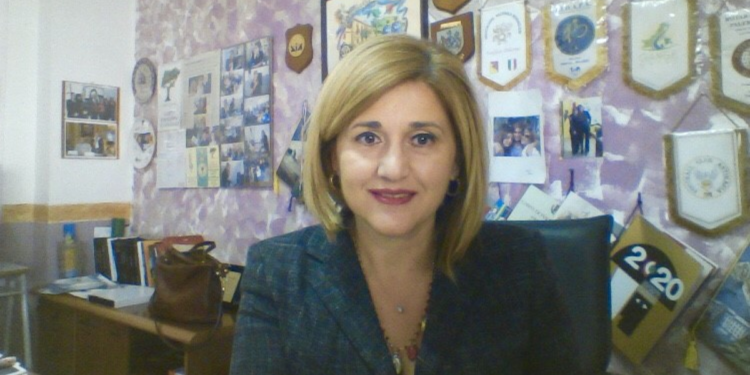 Preside liceo: “Sulle mascherine Ffp2 stiamo provvedendo con il fai da te”