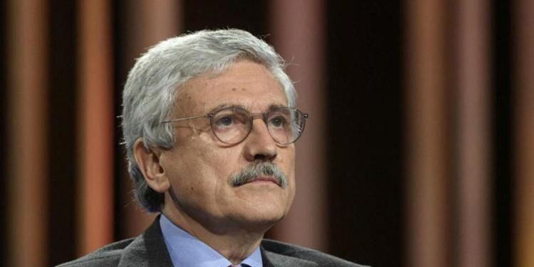 Quirinale, D’Alema: “Folle tentativo di Berlusconi”