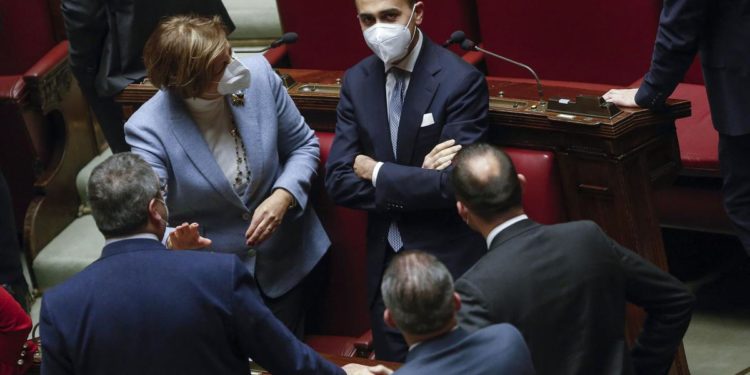 Tweet bombing contro Di Maio, l’esperto: “Operazione con account fake”