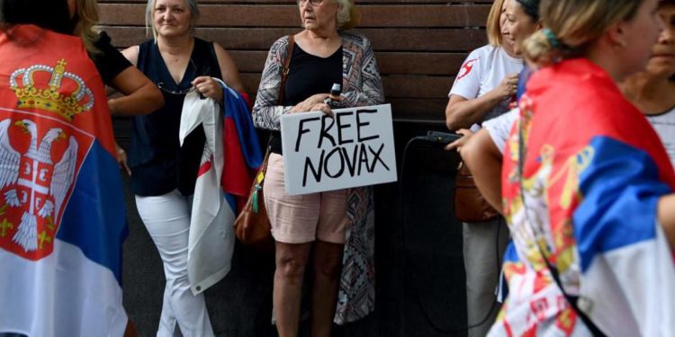 Djokovic no vax, giudice: può restare in Australia fino a lunedì