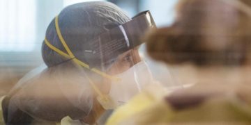Covid oggi Italia, un terzo dei positivi in ospedale per altre patologie