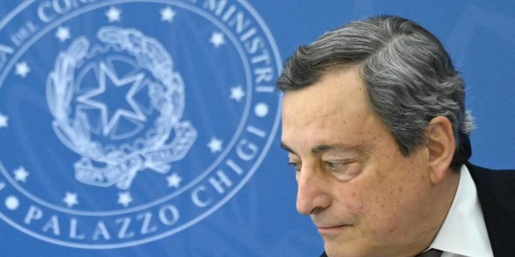 Quirinale, il silenzio di Draghi: “Su Colle non rispondo, governo avanti bene”