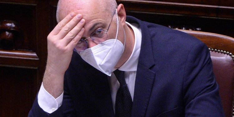 Covid, ministro D’Incà positivo: aveva già fatto terza dose
