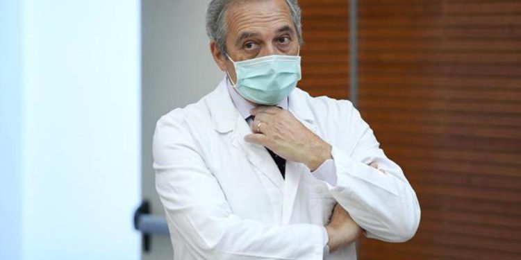 Covid Italia, Vaia: “Ridotta aggressività variante Omicron”