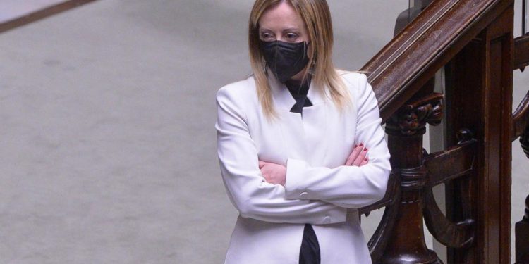 Quirinale 2022, Meloni: “Stupita se Mattarella accettasse il bis”