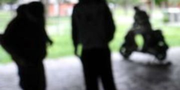 “Tu devi stare zitto, sei ebreo”: 12enne preso a sputi