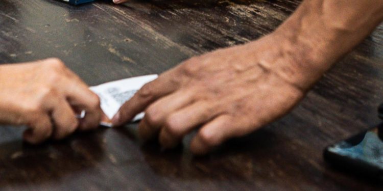 Green pass “indebito”, 50 misure cautelari: infermiere in carcere