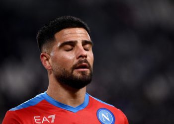 Insigne ko per infortunio, lo stadio applaude il capitano all’uscita