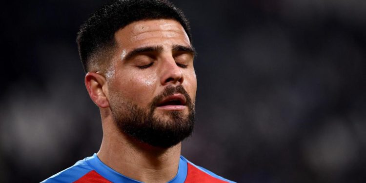 Insigne ko per infortunio, lo stadio applaude il capitano all’uscita