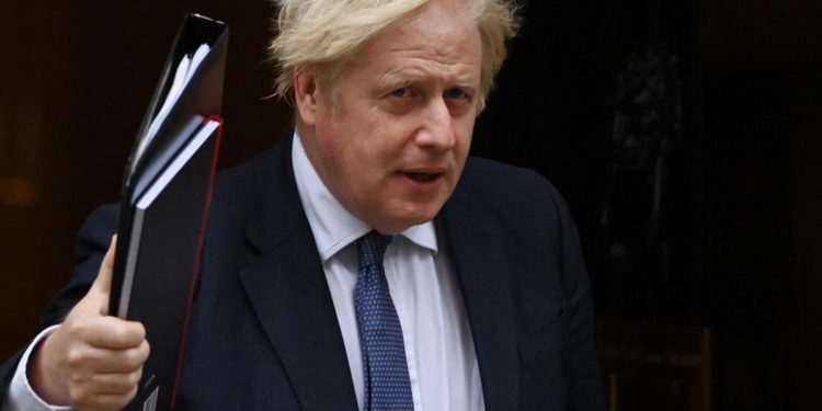 Obbligo vaccinale Italia, Johnson: “Gb dice no a coercizione”