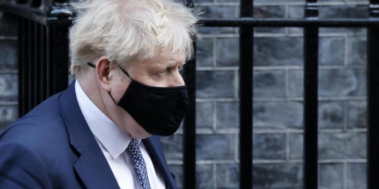 Johnson e il party in lockdown: “Mi scuso, capisco rabbia contro di me”