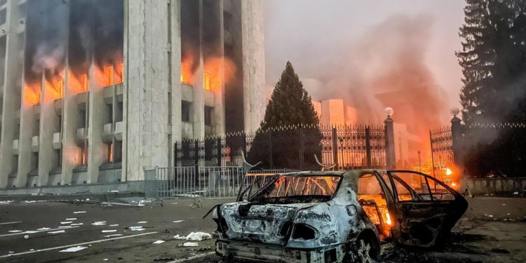 Kazakistan, Tokayev: “Ho dato ordine di sparare senza preavviso”