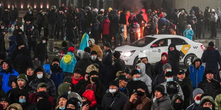 Kazakistan, proteste nella notte: decine manifestanti uccisi