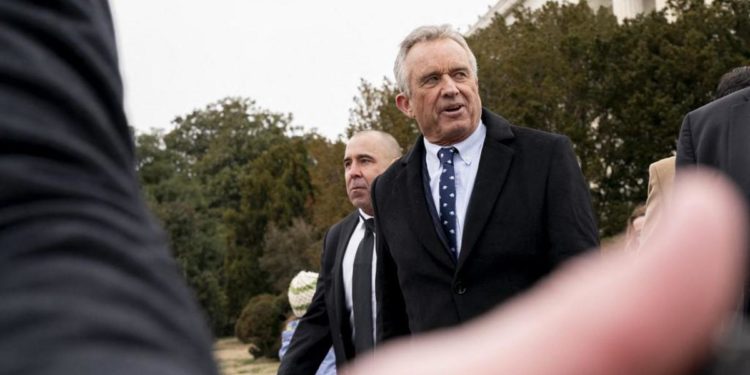 No vax, Kennedy: “Anna Frank poteva nascondersi”